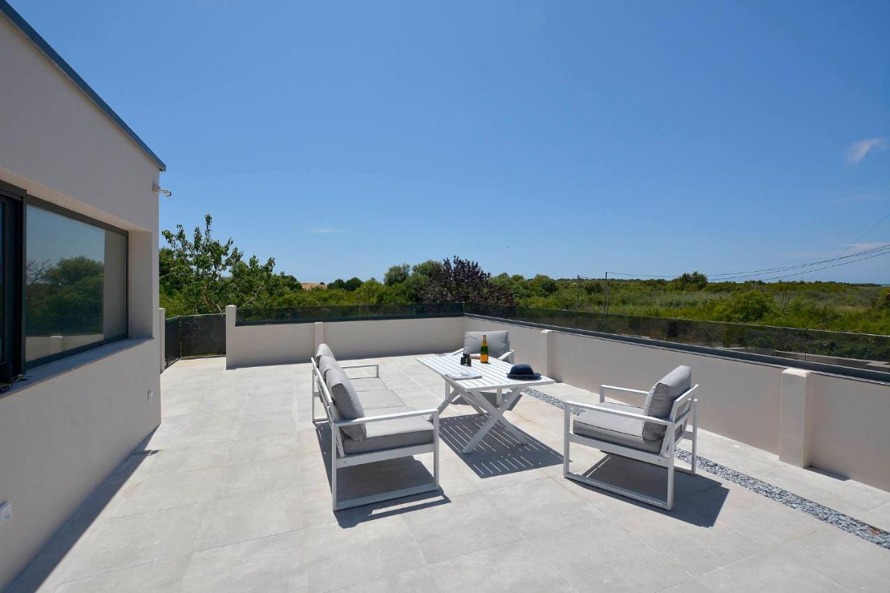 Villa Flamingo - 4 Bedrooms - Private Pool - Next To Renowned Issos Beach & Lake Korission Linia Exterior photo