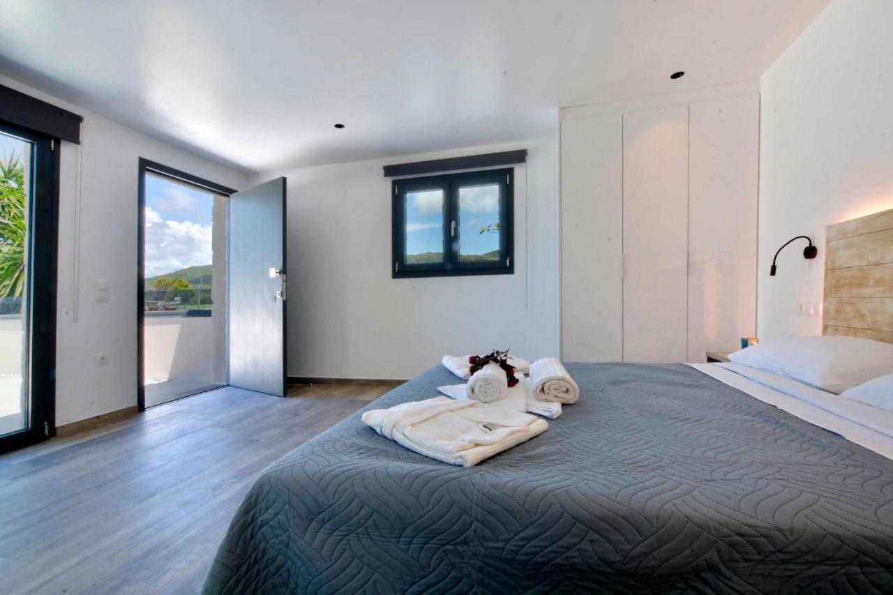Villa Flamingo - 4 Bedrooms - Private Pool - Next To Renowned Issos Beach & Lake Korission Linia Exterior photo